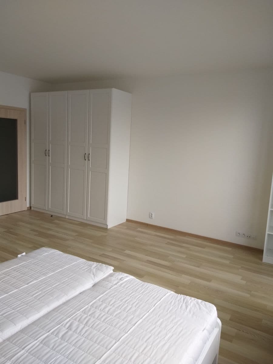 Pronájem bytu 1+kk 34 m², Modrého, Praha, Praha Pronájem bytu 1+kk 34 m², Modrého, Praha, Praha