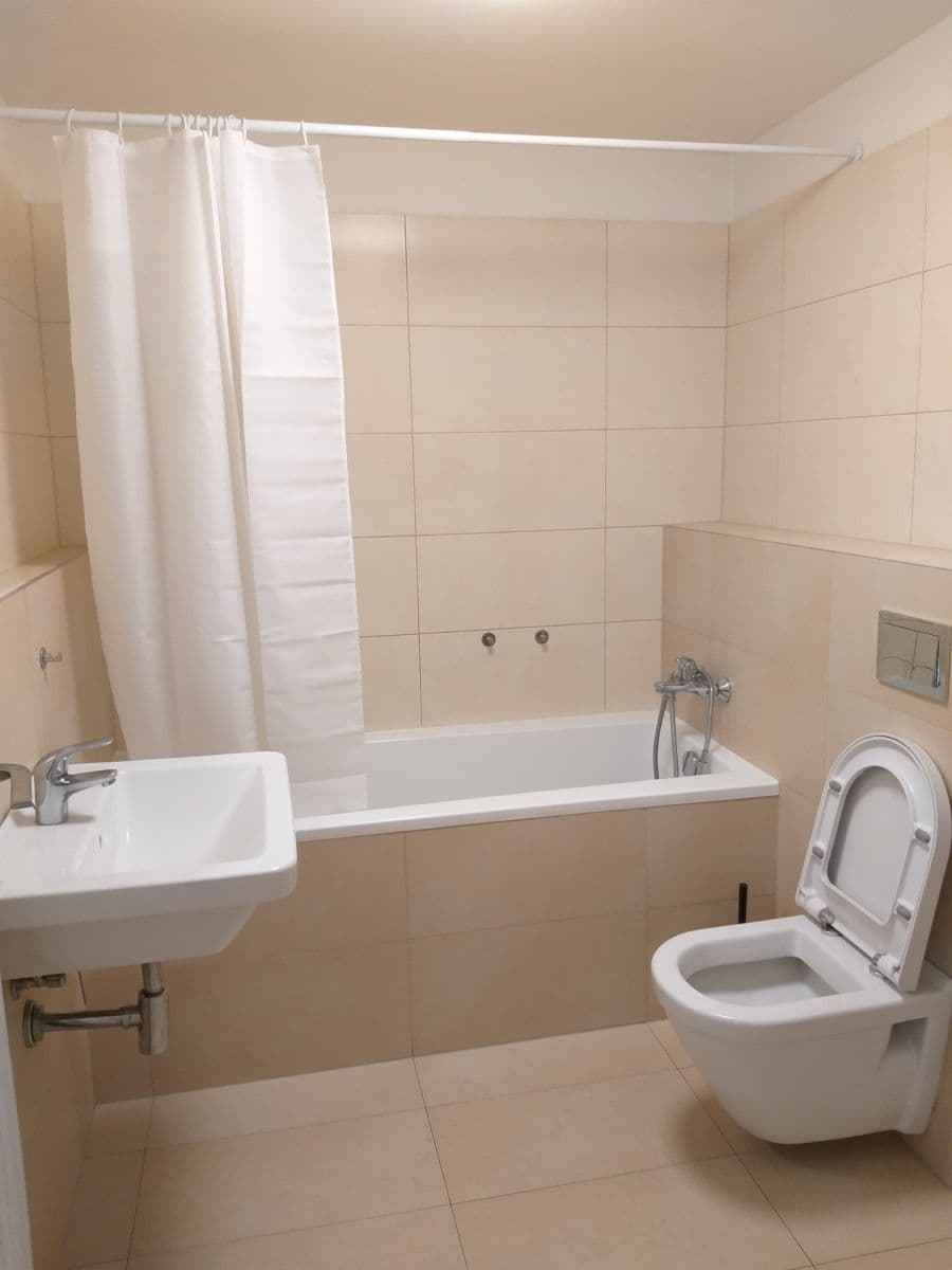 Pronájem bytu 1+kk 34 m², Modrého, Praha, Praha Pronájem bytu 1+kk 34 m², Modrého, Praha, Praha