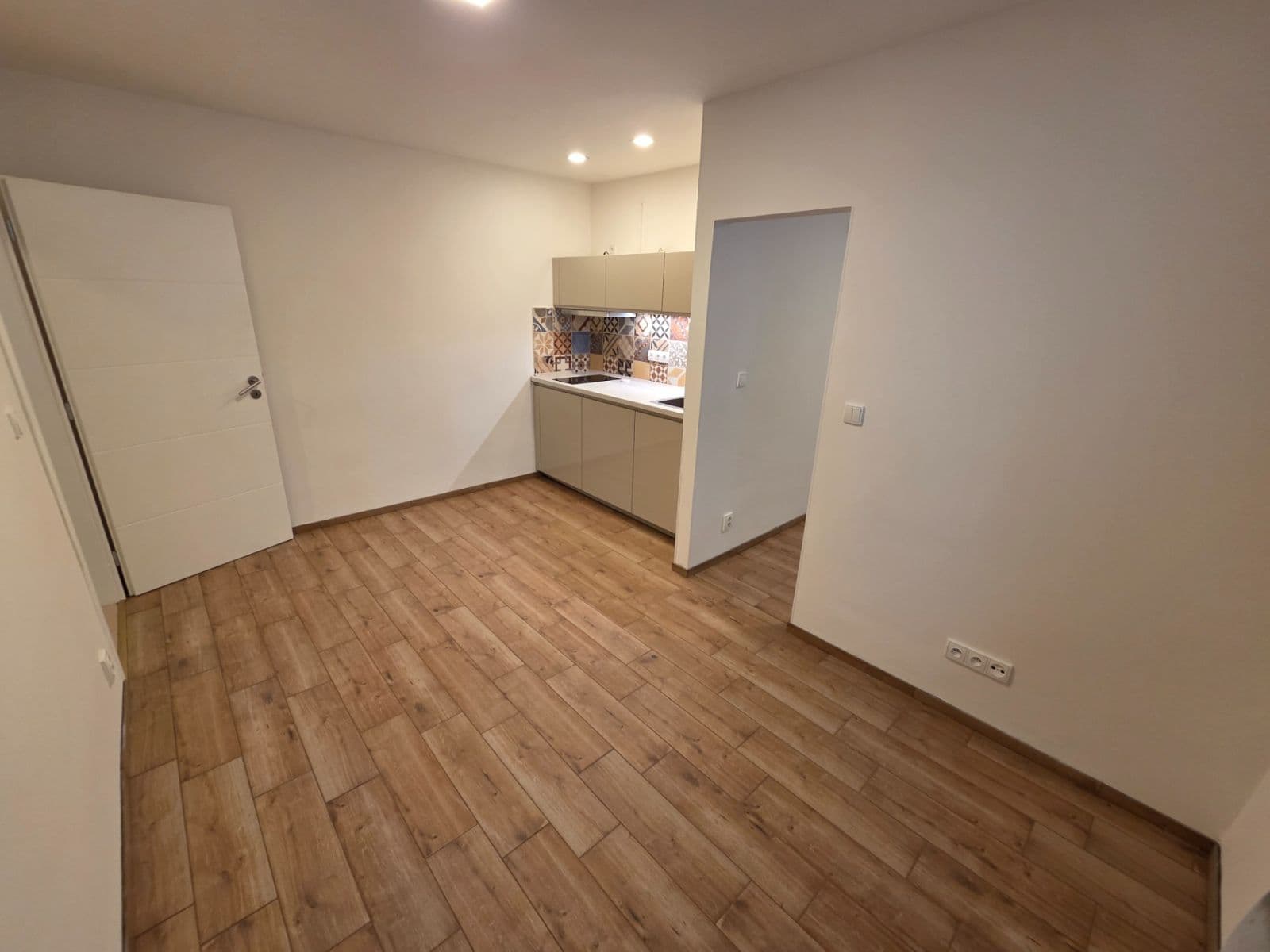 Prodej bytu 2+kk 36 m², Terronská, Praha, Praha Prodej bytu 2+kk 36 m², Terronská, Praha, Praha