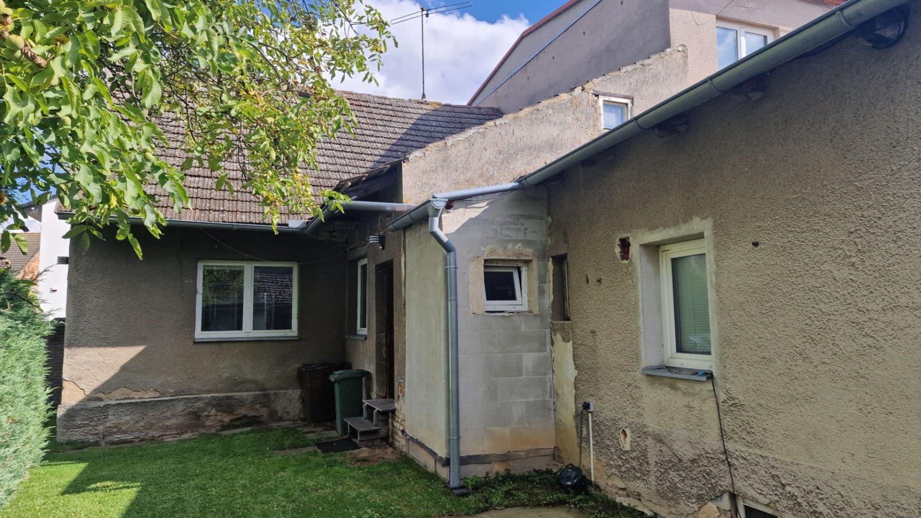 Prodej domu 130 m², pozemek 647 m², A. Jiráska, Jeneč, Středočeský kraj Prodej domu 130 m², pozemek 647 m², A. Jiráska, Jeneč, Středočeský kraj