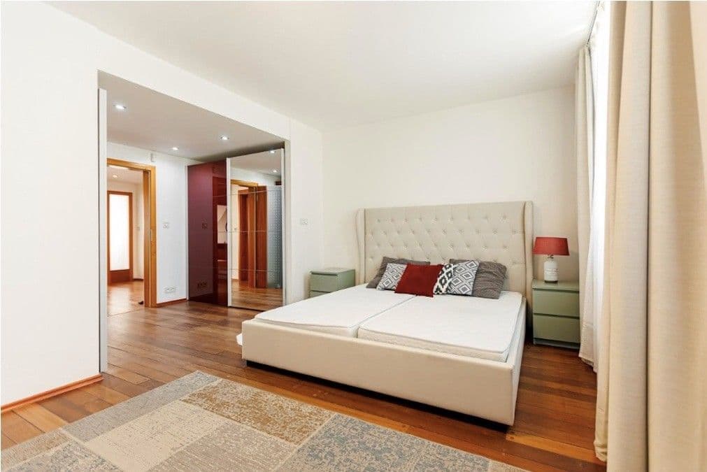 Pronájem bytu 3+kk 153 m², Korunní, Praha, Praha Pronájem bytu 3+kk 153 m², Korunní, Praha, Praha