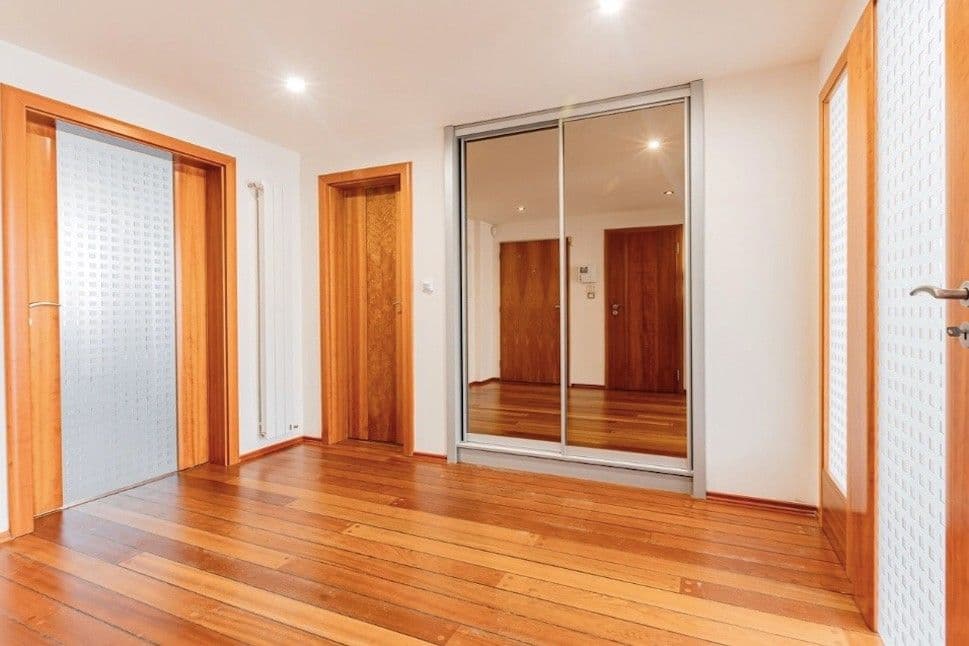 Pronájem bytu 3+kk 153 m², Korunní, Praha, Praha Pronájem bytu 3+kk 153 m², Korunní, Praha, Praha