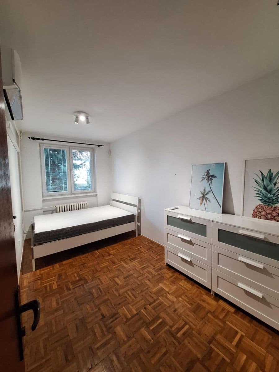 Pronájem domu 55 m², pozemek 120 m², Konopná, Ružinov, Bratislavský kraj Pronájem domu 55 m², pozemek 120 m², Konopná, Ružinov, Bratislavský kraj
