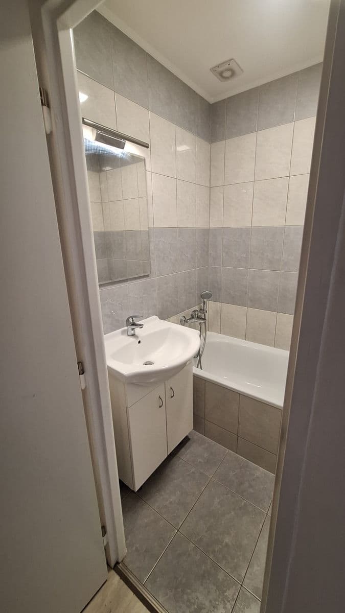 Pronájem bytu 1+1 36 m², Májová, Ostrov, Karlovarský kraj Pronájem bytu 1+1 36 m², Májová, Ostrov, Karlovarský kraj