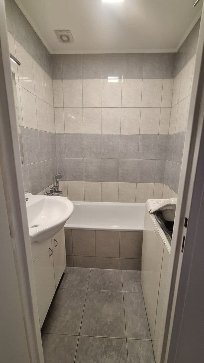 Pronájem bytu 1+1 36 m², Májová, Ostrov, Karlovarský kraj Pronájem bytu 1+1 36 m², Májová, Ostrov, Karlovarský kraj