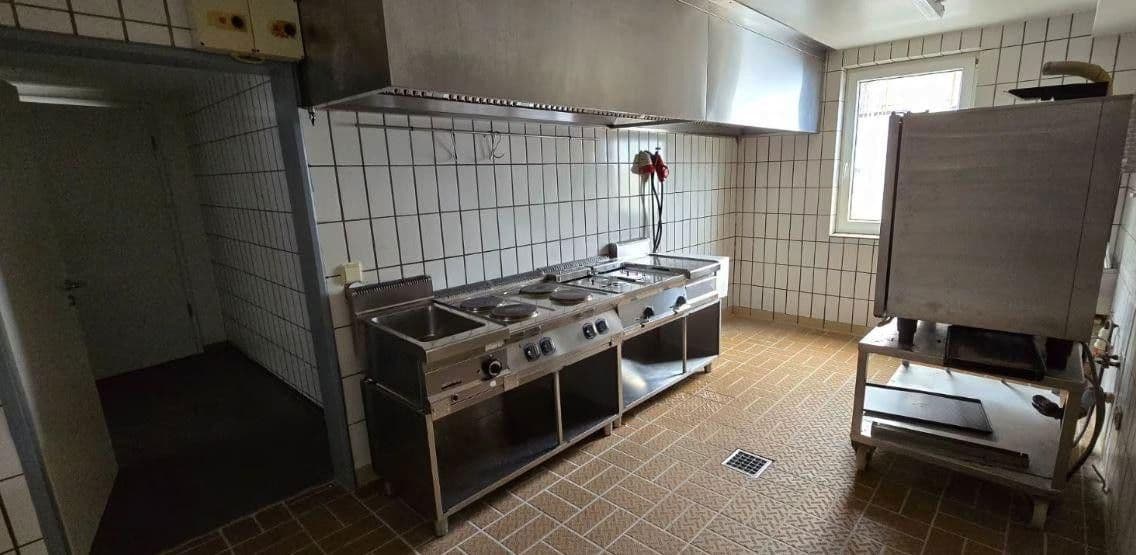 Pronájem nebytového prostoru 300 m², Baden-Baden, Bádensko-Württembersko Pronájem nebytového prostoru 300 m², Baden-Baden, Bádensko-Württembersko