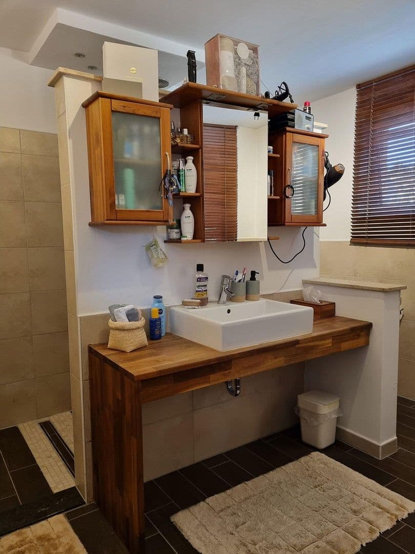 Prodej domu 273 m², pozemek 655 m², Einbeck, Dolní Sasko Prodej domu 273 m², pozemek 655 m², Einbeck, Dolní Sasko
