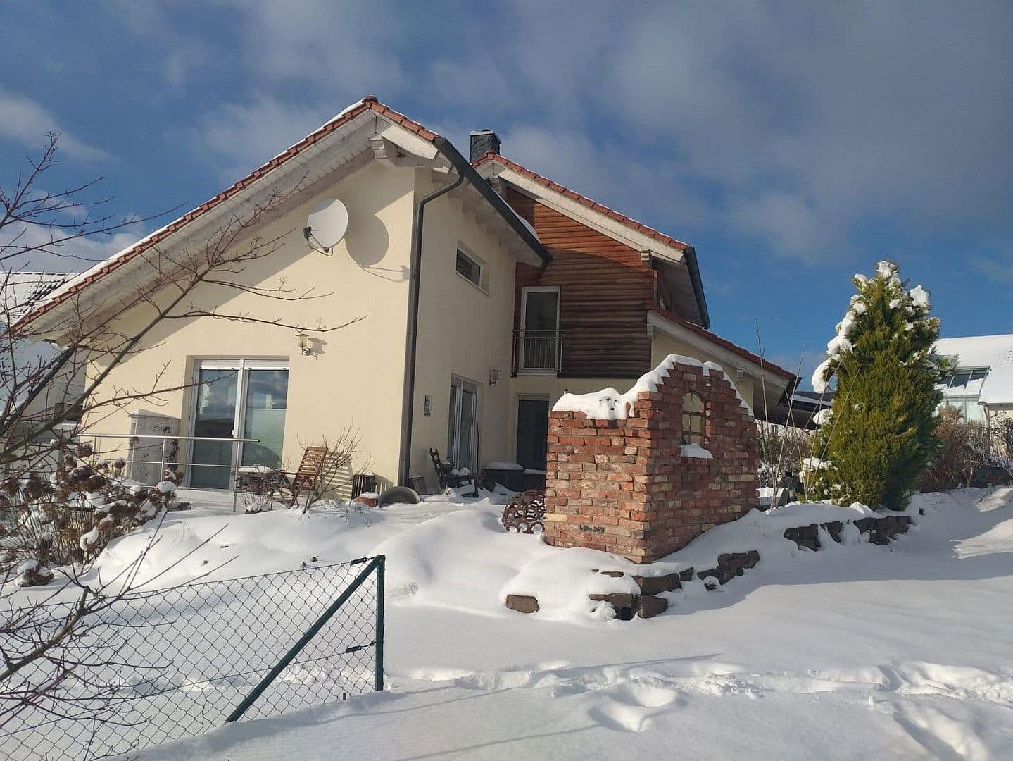 Prodej domu 273 m², pozemek 655 m², Einbeck, Dolní Sasko Prodej domu 273 m², pozemek 655 m², Einbeck, Dolní Sasko