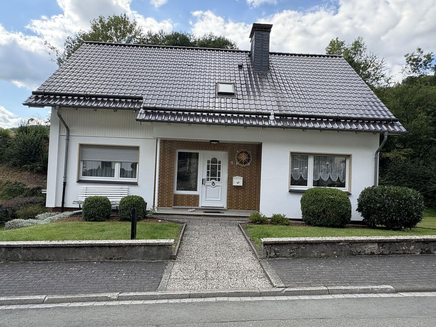 Prodej domu 185 m², pozemek 2.300 m², Brilon, Severní Porýní-Vestfálsko Prodej domu 185 m², pozemek 2.300 m², Brilon, Severní Porýní-Vestfálsko