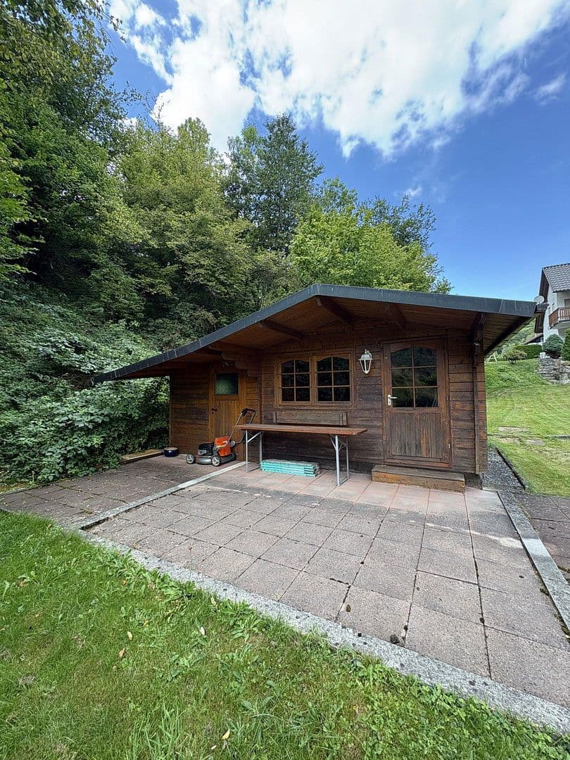 Prodej domu 185 m², pozemek 2.300 m², Brilon, Severní Porýní-Vestfálsko Prodej domu 185 m², pozemek 2.300 m², Brilon, Severní Porýní-Vestfálsko