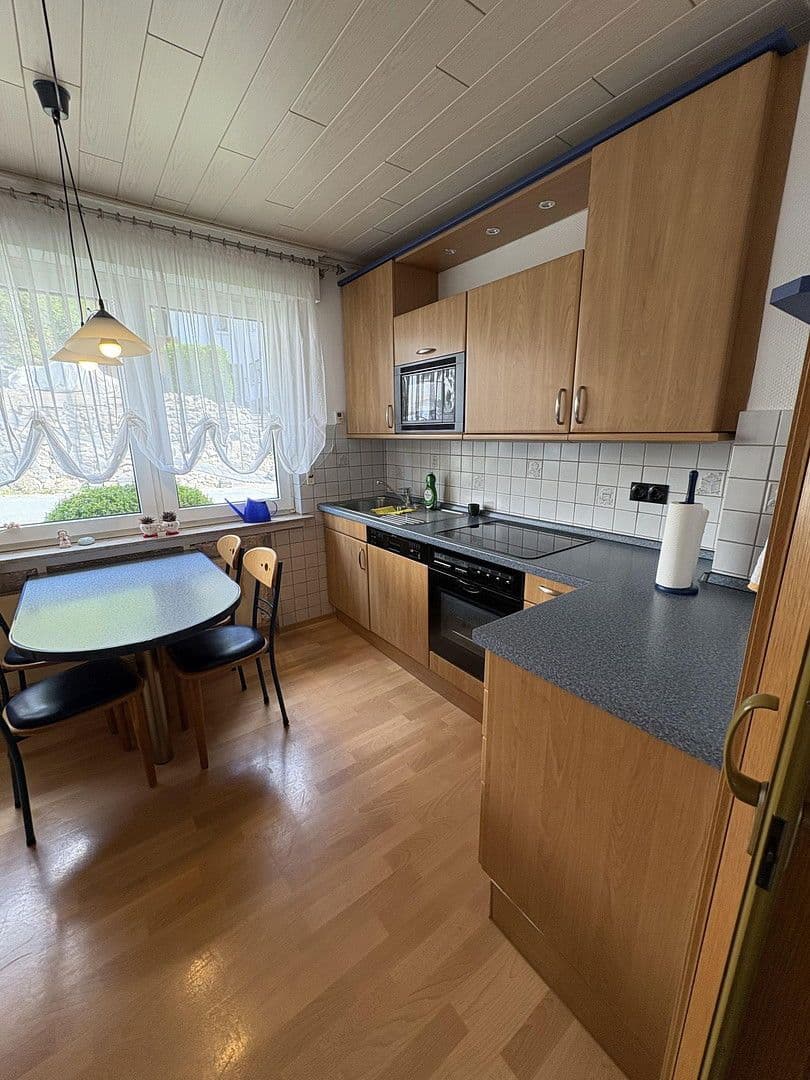 Prodej domu 185 m², pozemek 2.300 m², Brilon, Severní Porýní-Vestfálsko Prodej domu 185 m², pozemek 2.300 m², Brilon, Severní Porýní-Vestfálsko