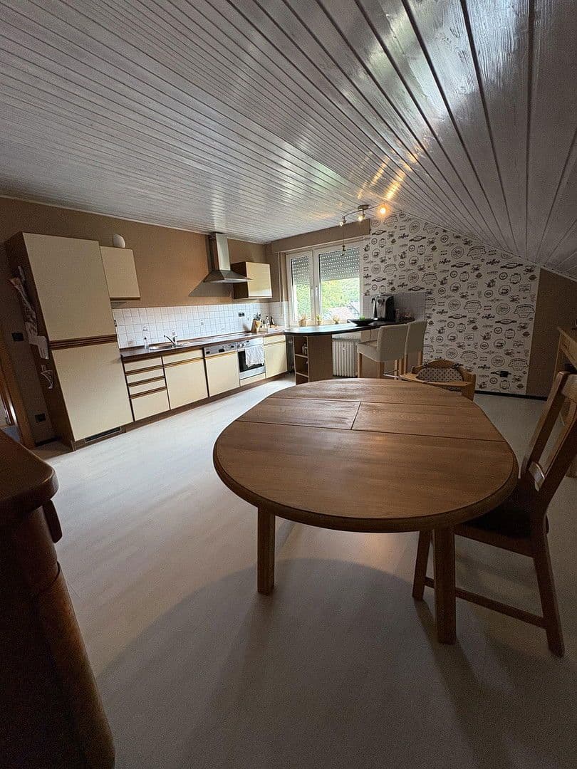 Prodej domu 185 m², pozemek 2.300 m², Brilon, Severní Porýní-Vestfálsko Prodej domu 185 m², pozemek 2.300 m², Brilon, Severní Porýní-Vestfálsko