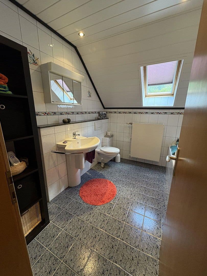 Prodej domu 185 m², pozemek 2.300 m², Brilon, Severní Porýní-Vestfálsko Prodej domu 185 m², pozemek 2.300 m², Brilon, Severní Porýní-Vestfálsko