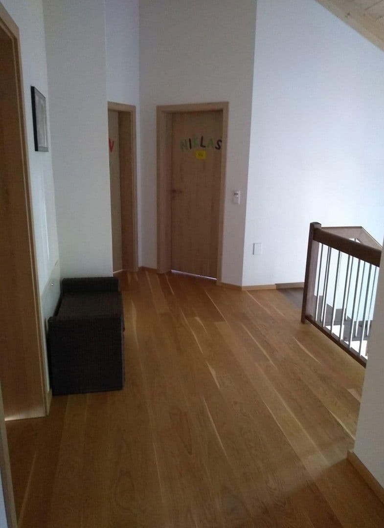 Prodej domu 265 m², pozemek 1.416 m², Schießstätteweg, 14, Kraiburg a. Inn, Kraiburg, Bavorsko Prodej domu 265 m², pozemek 1.416 m², Schießstätteweg, 14, Kraiburg a. Inn, Kraiburg, Bavorsko