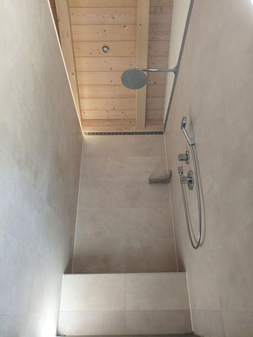 Prodej domu 265 m², pozemek 1.416 m², Schießstätteweg, 14, Kraiburg a. Inn, Kraiburg, Bavorsko Prodej domu 265 m², pozemek 1.416 m², Schießstätteweg, 14, Kraiburg a. Inn, Kraiburg, Bavorsko
