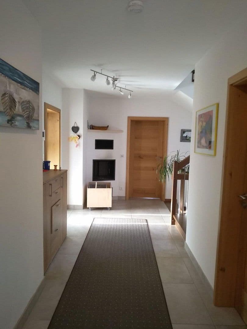 Prodej domu 265 m², pozemek 1.416 m², Schießstätteweg, 14, Kraiburg a. Inn, Kraiburg, Bavorsko Prodej domu 265 m², pozemek 1.416 m², Schießstätteweg, 14, Kraiburg a. Inn, Kraiburg, Bavorsko