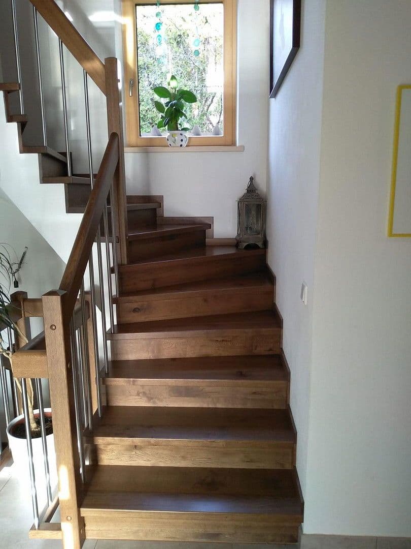 Prodej domu 265 m², pozemek 1.416 m², Schießstätteweg, 14, Kraiburg a. Inn, Kraiburg, Bavorsko Prodej domu 265 m², pozemek 1.416 m², Schießstätteweg, 14, Kraiburg a. Inn, Kraiburg, Bavorsko