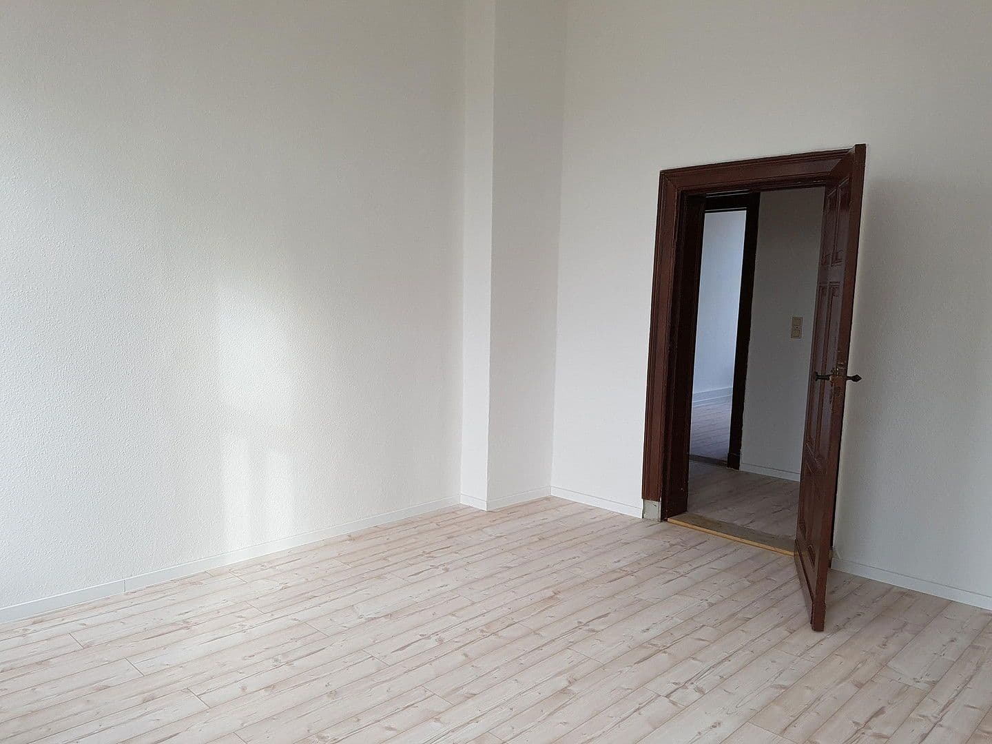 Pronájem bytu 3+1 88 m², Bahnhofsstr. 37, Magdeburg, Sasko-Anhaltsko Pronájem bytu 3+1 88 m², Bahnhofsstr. 37, Magdeburg, Sasko-Anhaltsko