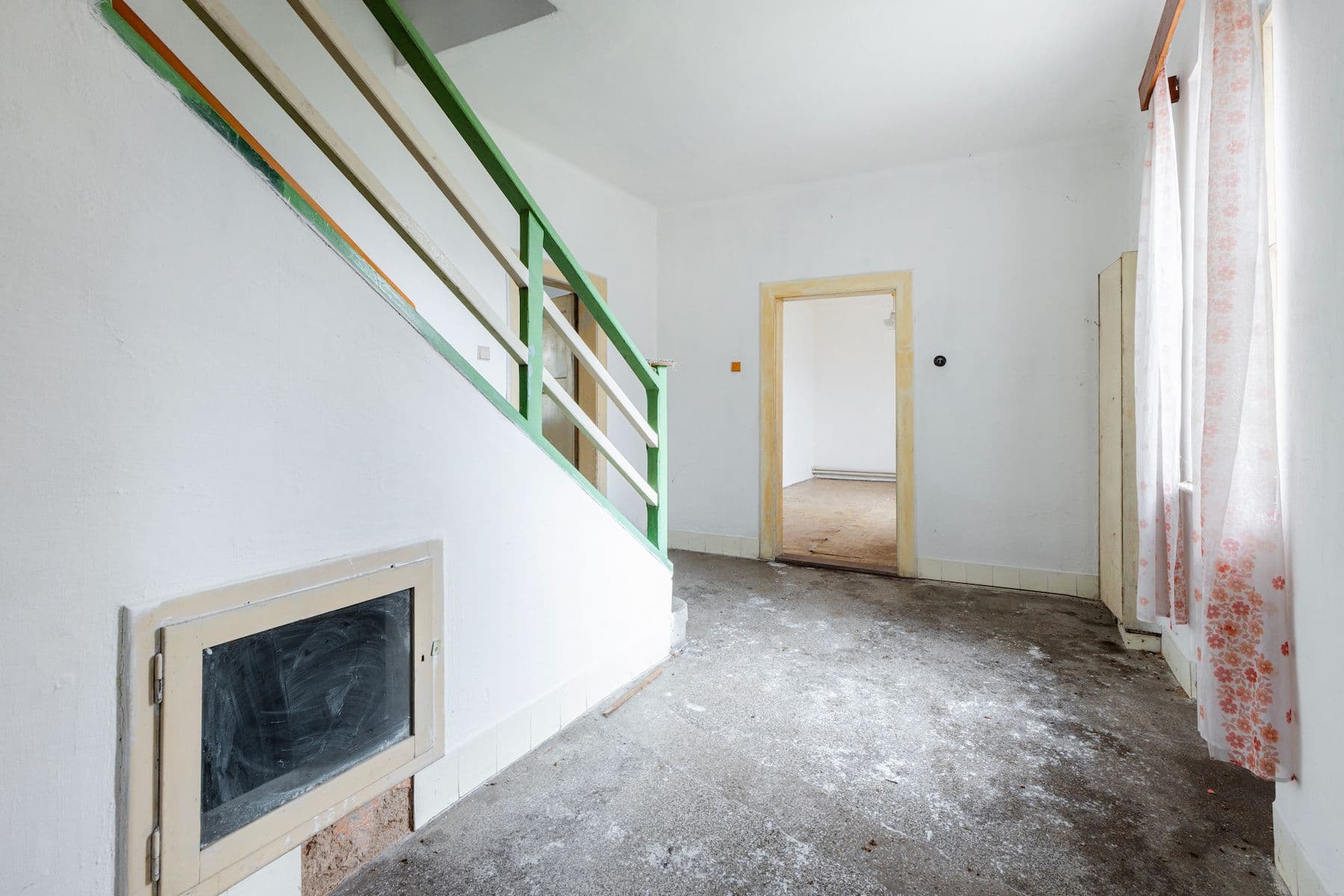 Prodej domu 185 m², pozemek 702 m², Kolmá, Chrást, Plzeňský kraj Prodej domu 185 m², pozemek 702 m², Kolmá, Chrást, Plzeňský kraj