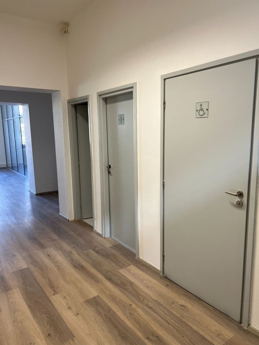 Pronájem kanceláře 320 m², Záhřebská, Praha, Praha Pronájem kanceláře 320 m², Záhřebská, Praha, Praha