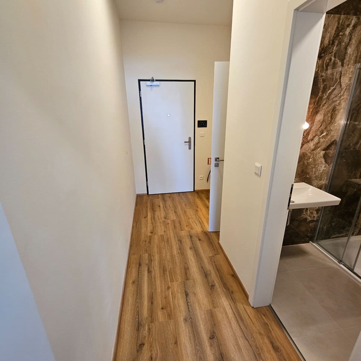 Pronájem bytu 1+kk 29 m², Komárovská, Brno, Jihomoravský kraj Pronájem bytu 1+kk 29 m², Komárovská, Brno, Jihomoravský kraj