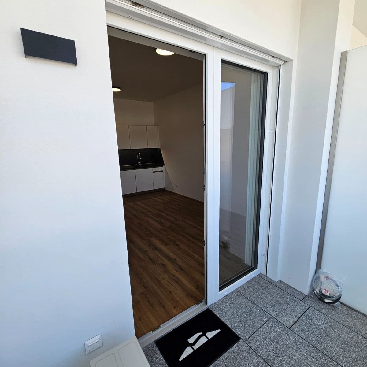 Pronájem bytu 1+kk 29 m², Komárovská, Brno, Jihomoravský kraj Pronájem bytu 1+kk 29 m², Komárovská, Brno, Jihomoravský kraj