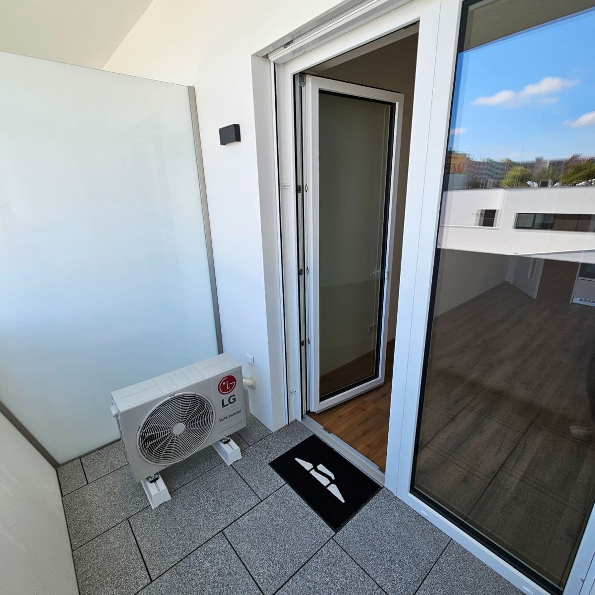 Pronájem bytu 1+kk 29 m², Komárovská, Brno, Jihomoravský kraj Pronájem bytu 1+kk 29 m², Komárovská, Brno, Jihomoravský kraj