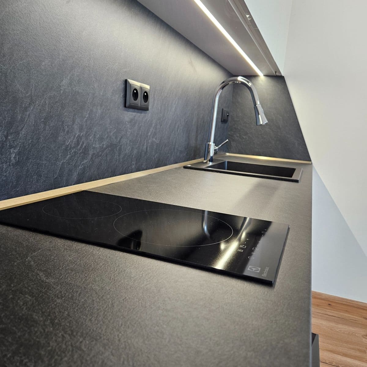 Pronájem bytu 1+kk 29 m², Komárovská, Brno, Jihomoravský kraj Pronájem bytu 1+kk 29 m², Komárovská, Brno, Jihomoravský kraj