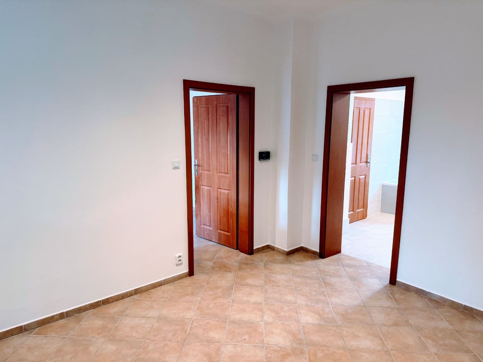 Pronájem bytu 2+kk 57 m², Komenského, Černošice, Středočeský kraj Pronájem bytu 2+kk 57 m², Komenského, Černošice, Středočeský kraj