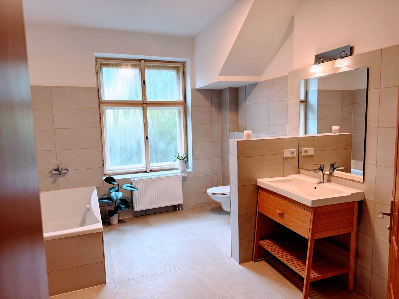 Pronájem bytu 2+kk 57 m², Komenského, Černošice, Středočeský kraj Pronájem bytu 2+kk 57 m², Komenského, Černošice, Středočeský kraj