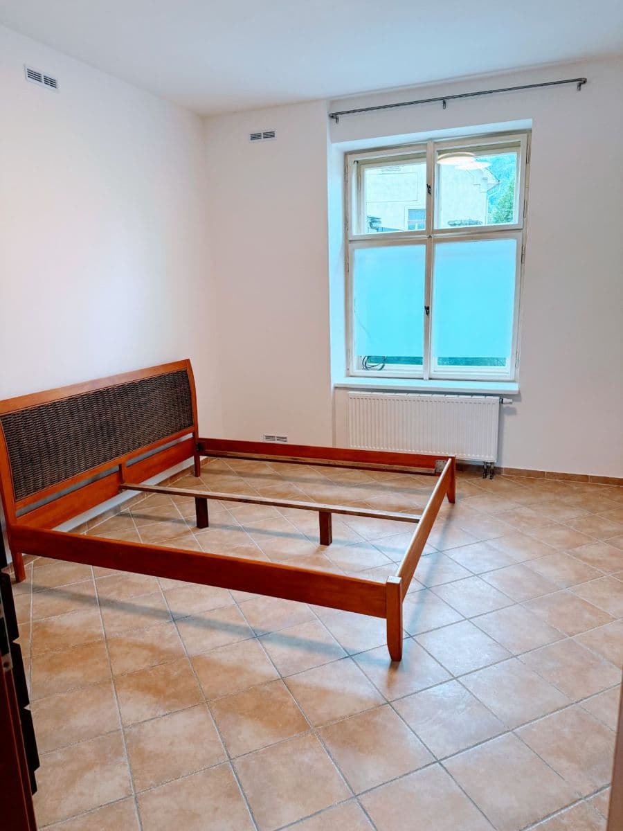 Pronájem bytu 2+kk 57 m², Komenského, Černošice, Středočeský kraj Pronájem bytu 2+kk 57 m², Komenského, Černošice, Středočeský kraj