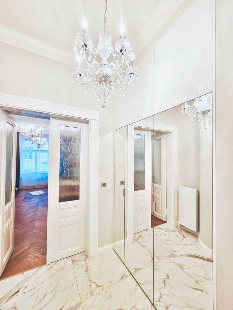 Prodej bytu 2+kk 48 m², Orelská, Praha, Praha Prodej bytu 2+kk 48 m², Orelská, Praha, Praha