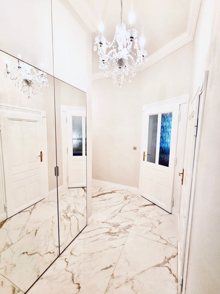 Prodej bytu 2+kk 48 m², Orelská, Praha, Praha Prodej bytu 2+kk 48 m², Orelská, Praha, Praha