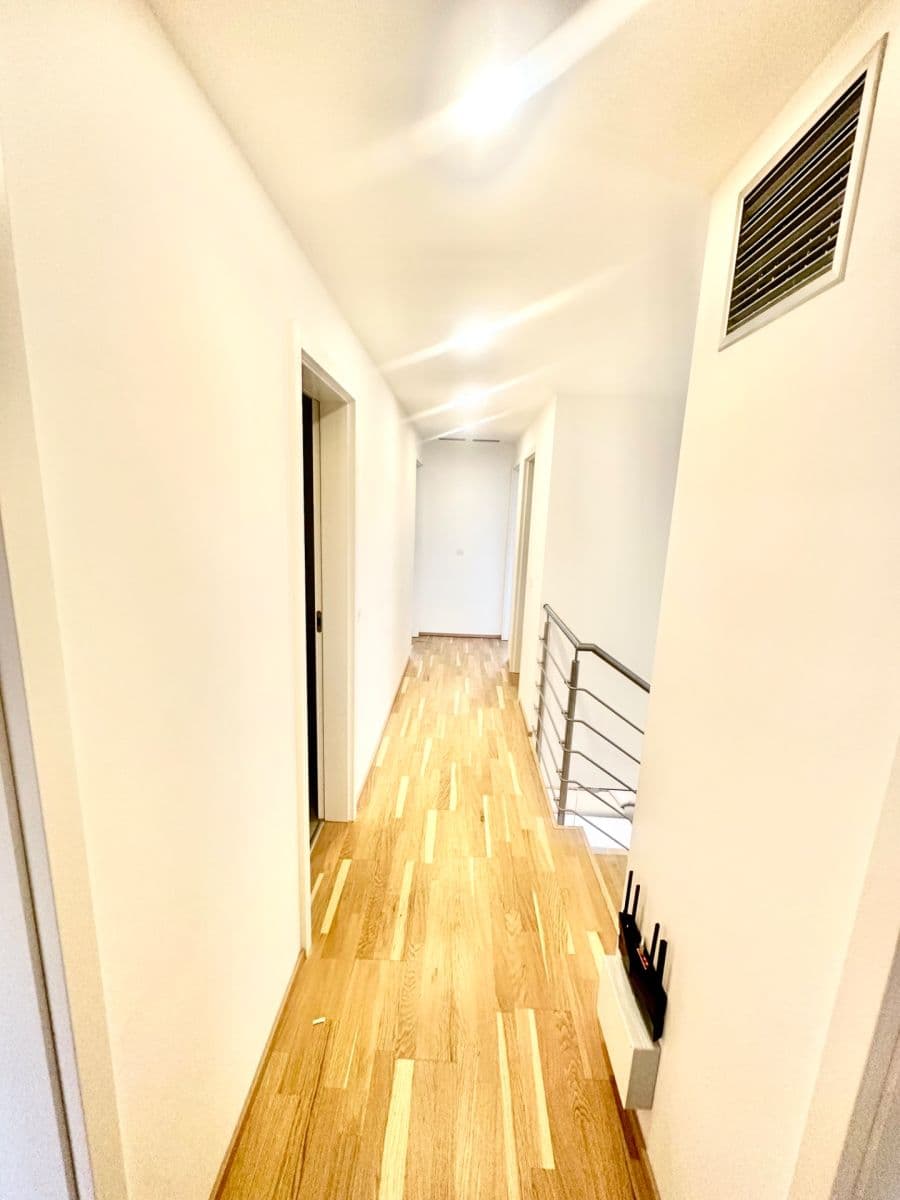 Pronájem domu 170 m², pozemek 294 m², Hejného, Praha, Praha Pronájem domu 170 m², pozemek 294 m², Hejného, Praha, Praha