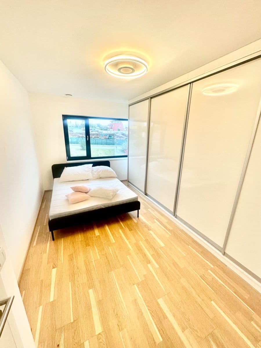 Pronájem domu 170 m², pozemek 294 m², Hejného, Praha, Praha Pronájem domu 170 m², pozemek 294 m², Hejného, Praha, Praha