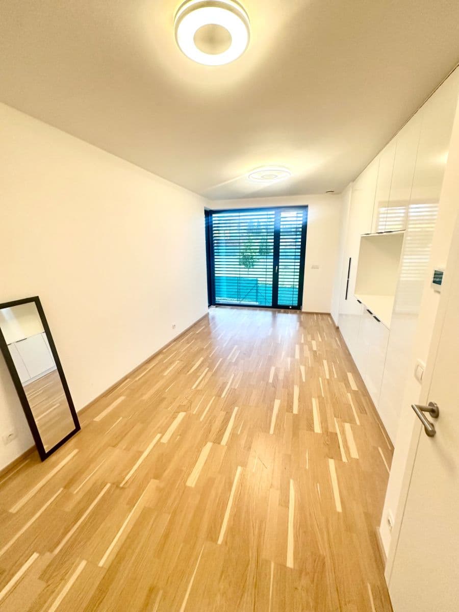 Pronájem domu 170 m², pozemek 294 m², Hejného, Praha, Praha Pronájem domu 170 m², pozemek 294 m², Hejného, Praha, Praha