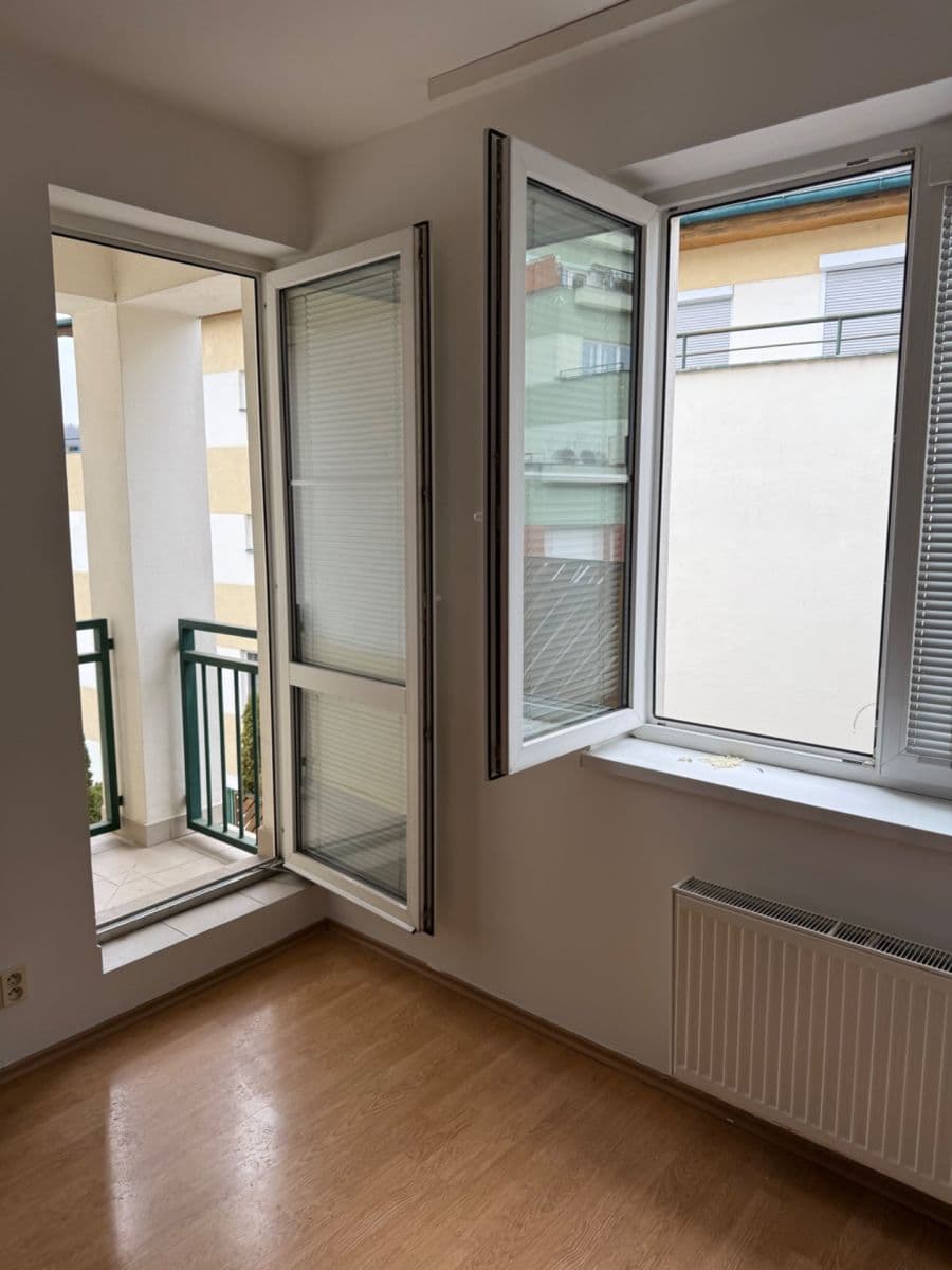 Pronájem bytu 1+kk 31 m², Adamcova, Brno, Jihomoravský kraj Pronájem bytu 1+kk 31 m², Adamcova, Brno, Jihomoravský kraj