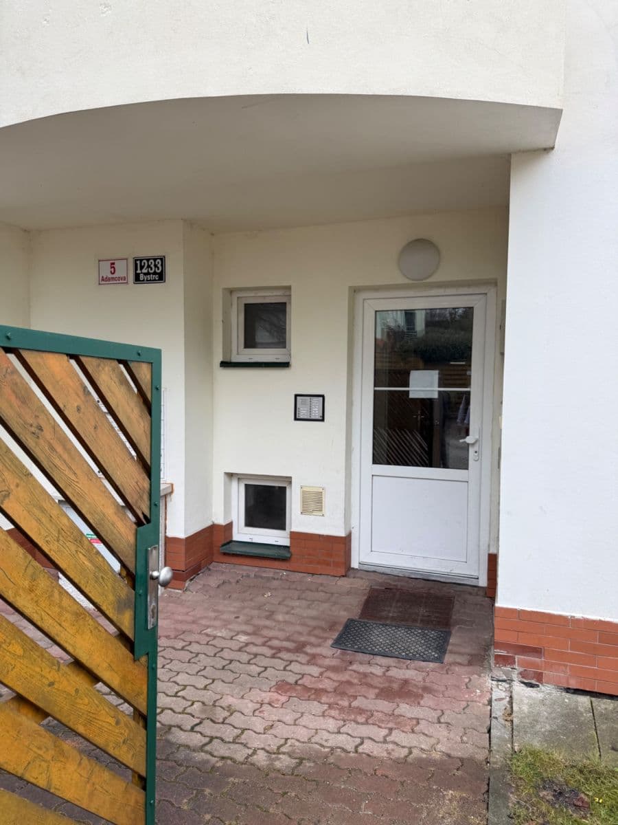 Pronájem bytu 1+kk 31 m², Adamcova, Brno, Jihomoravský kraj Pronájem bytu 1+kk 31 m², Adamcova, Brno, Jihomoravský kraj