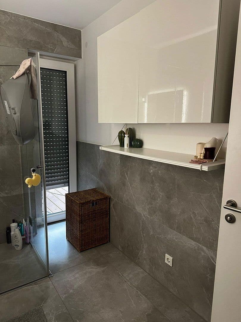 Pronájem bytu 2+1 74 m², Kaiserstr. 165, Gummersbach, Severní Porýní-Vestfálsko Pronájem bytu 2+1 74 m², Kaiserstr. 165, Gummersbach, Severní Porýní-Vestfálsko