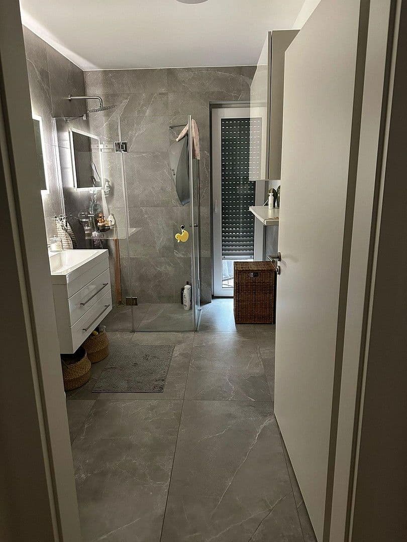 Pronájem bytu 2+1 74 m², Kaiserstr. 165, Gummersbach, Severní Porýní-Vestfálsko Pronájem bytu 2+1 74 m², Kaiserstr. 165, Gummersbach, Severní Porýní-Vestfálsko