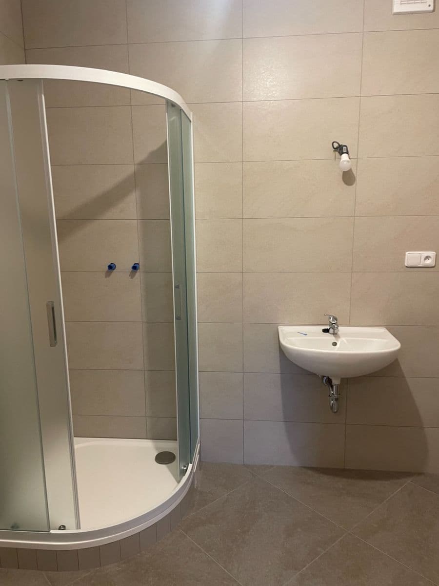 Pronájem bytu 1+1 40 m², Kladenská, Středokluky, Středočeský kraj Pronájem bytu 1+1 40 m², Kladenská, Středokluky, Středočeský kraj