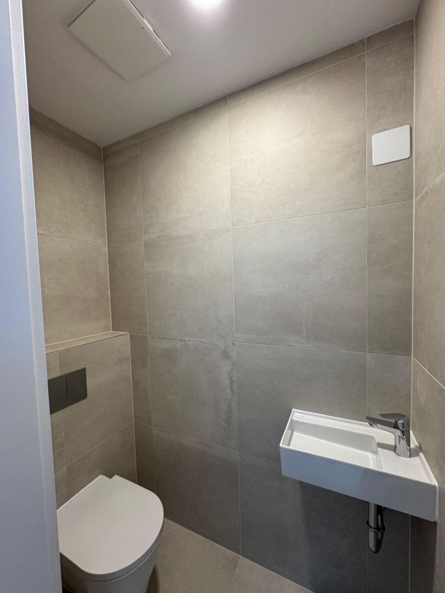 Pronájem bytu 3+kk 83 m², Mnatova, Praha, Praha Pronájem bytu 3+kk 83 m², Mnatova, Praha, Praha