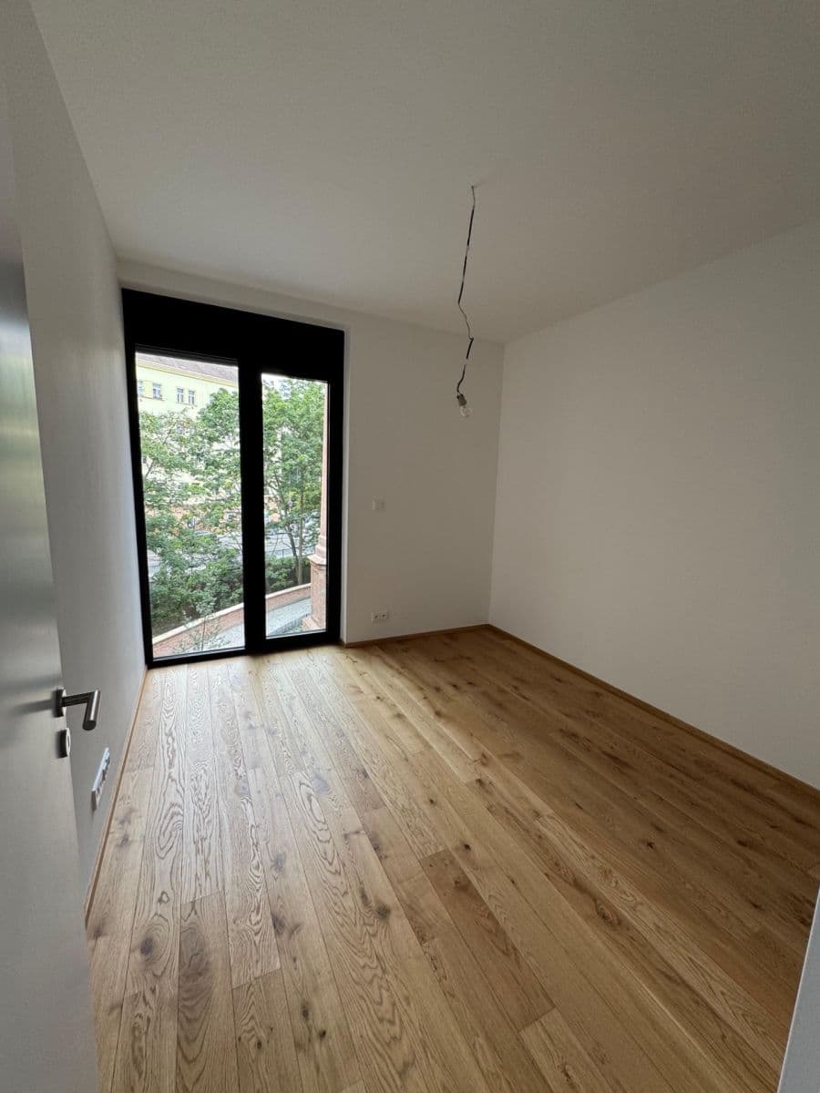 Pronájem bytu 3+kk 83 m², Mnatova, Praha, Praha Pronájem bytu 3+kk 83 m², Mnatova, Praha, Praha