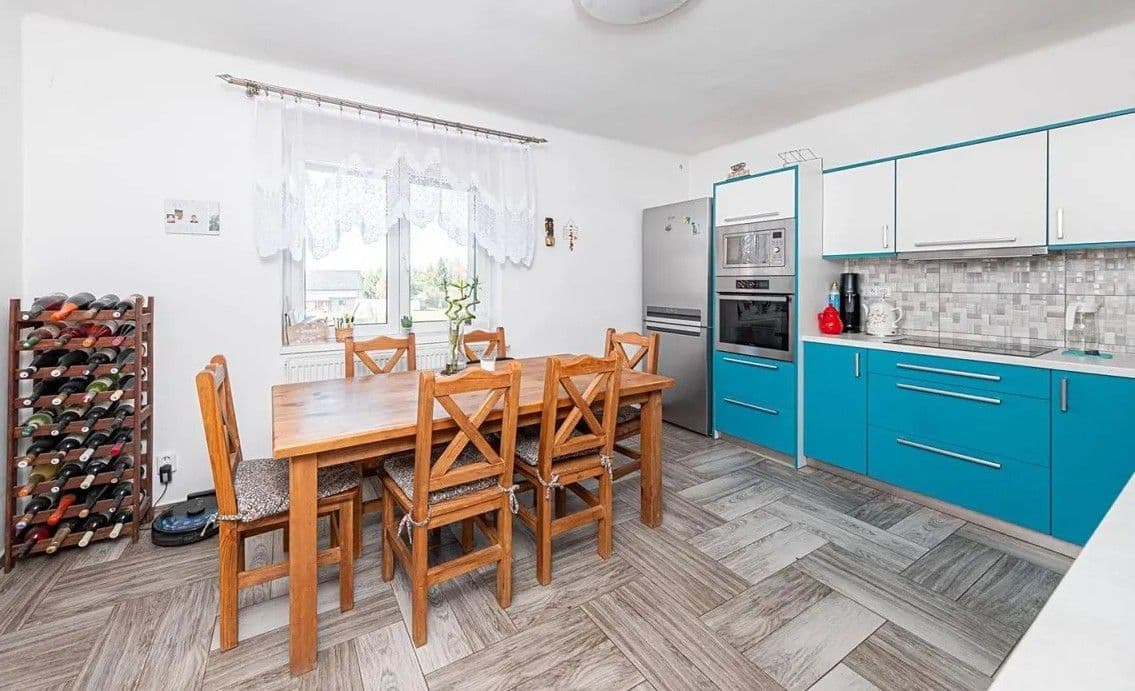 Prodej domu 360 m², pozemek 647 m², Ohaře, Středočeský kraj Prodej domu 360 m², pozemek 647 m², Ohaře, Středočeský kraj