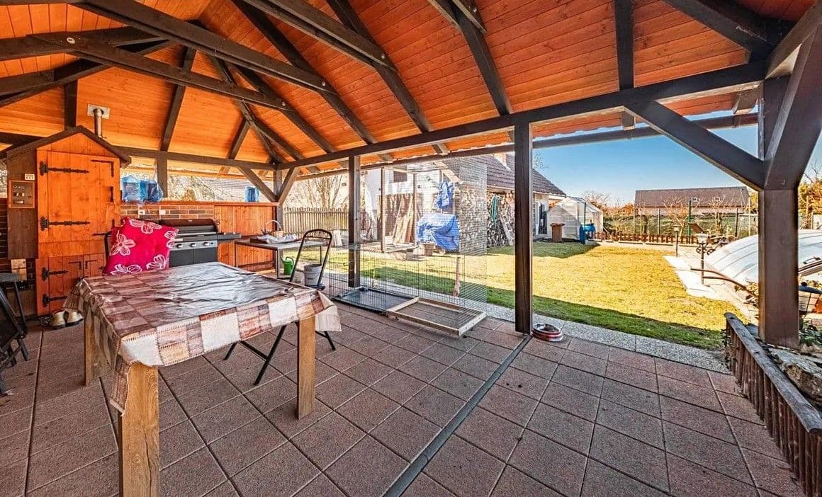 Prodej domu 360 m², pozemek 647 m², Ohaře, Středočeský kraj Prodej domu 360 m², pozemek 647 m², Ohaře, Středočeský kraj