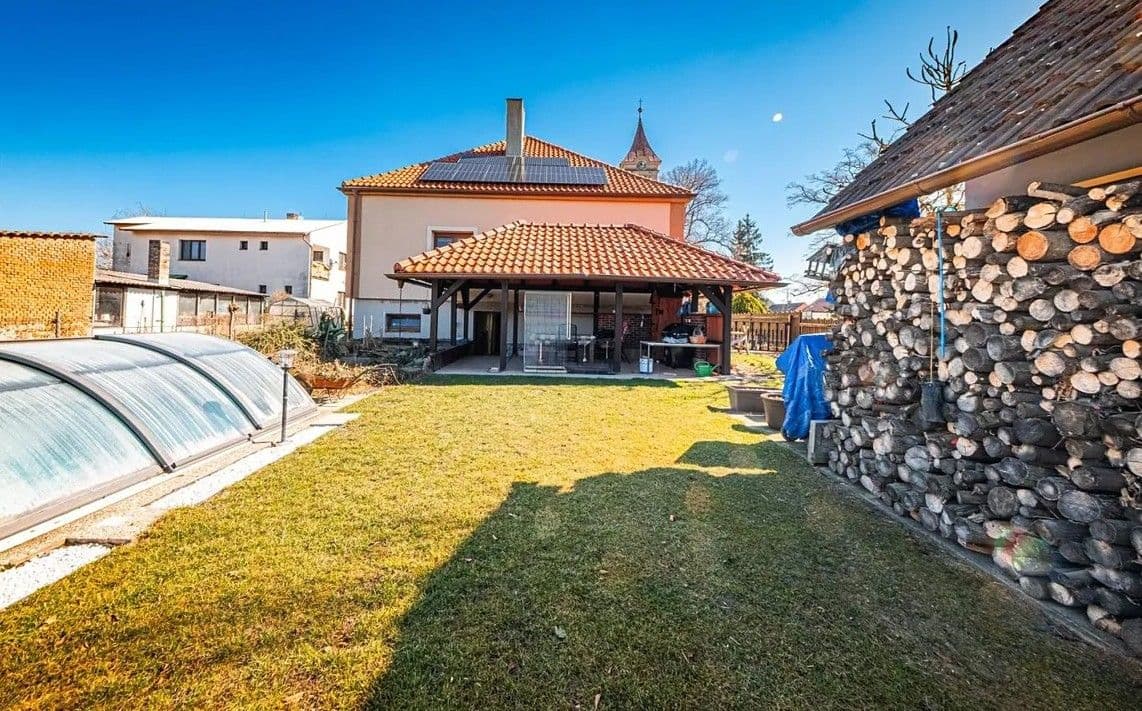 Prodej domu 360 m², pozemek 647 m², Ohaře, Středočeský kraj Prodej domu 360 m², pozemek 647 m², Ohaře, Středočeský kraj