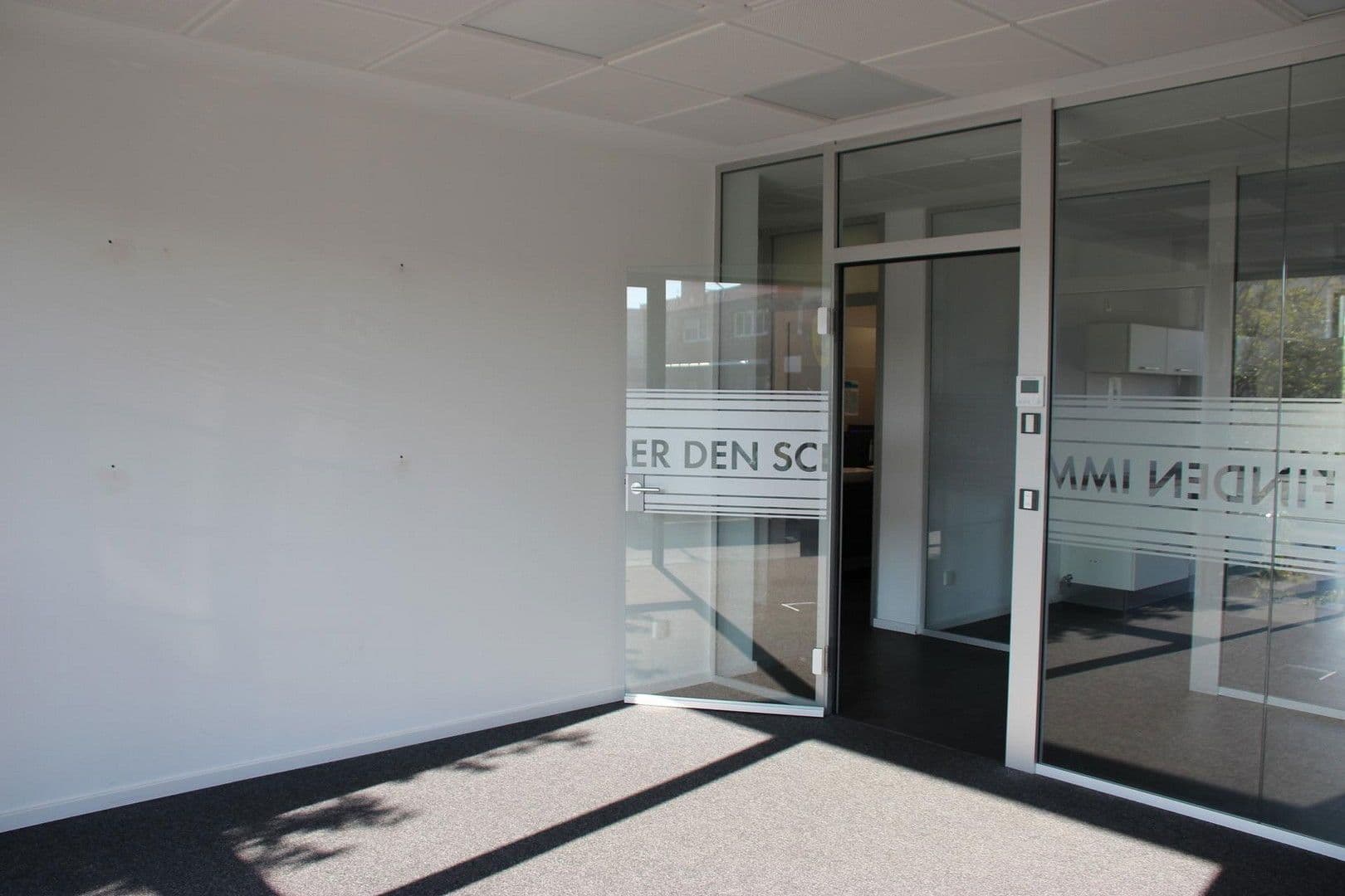 Pronájem kanceláře 1.000 m², Franz-Grashof-Straße 5, Mannheim, Bádensko-Württembersko Pronájem kanceláře 1.000 m², Franz-Grashof-Straße 5, Mannheim, Bádensko-Württembersko