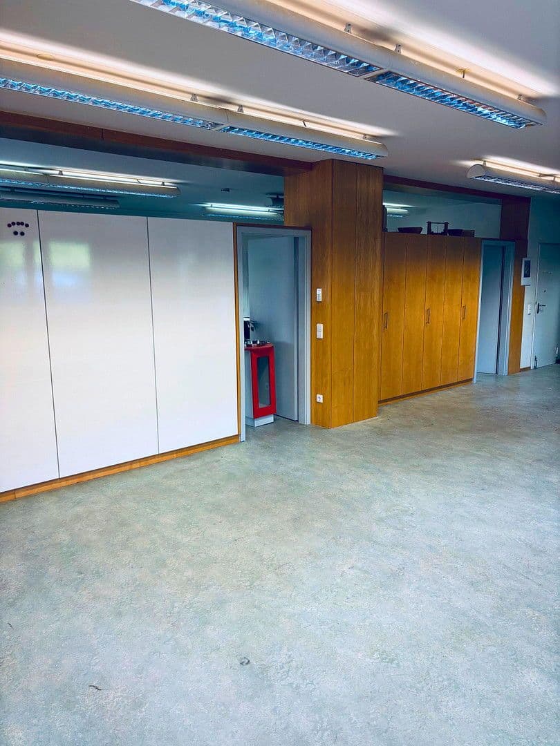 Pronájem kanceláře 160 m², Schriesheim, Bádensko-Württembersko Pronájem kanceláře 160 m², Schriesheim, Bádensko-Württembersko