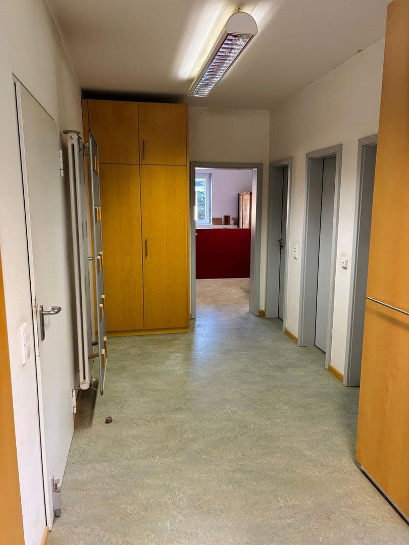 Pronájem kanceláře 160 m², Schriesheim, Bádensko-Württembersko Pronájem kanceláře 160 m², Schriesheim, Bádensko-Württembersko