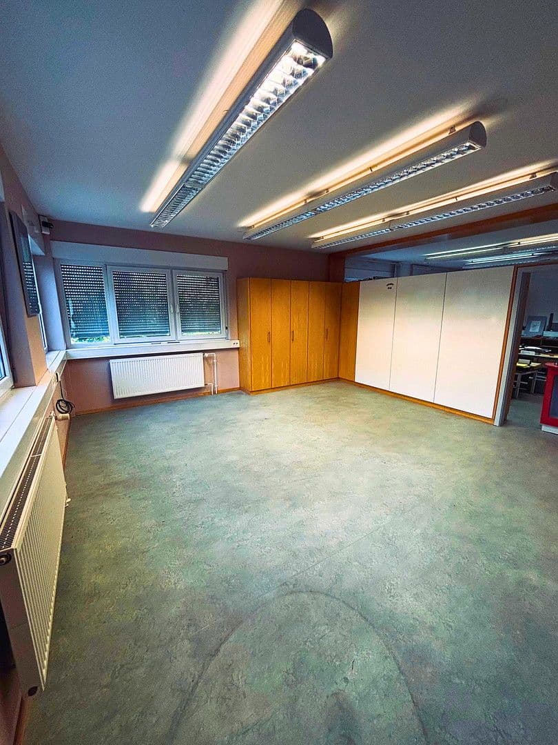 Pronájem kanceláře 160 m², Schriesheim, Bádensko-Württembersko Pronájem kanceláře 160 m², Schriesheim, Bádensko-Württembersko
